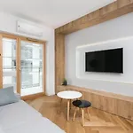 Daire Urban Chic - Luxury 2-bedroom, Mennica Varşova