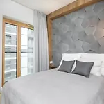 Urban Chic - Luxury 2-bedroom, Mennica * Varşova