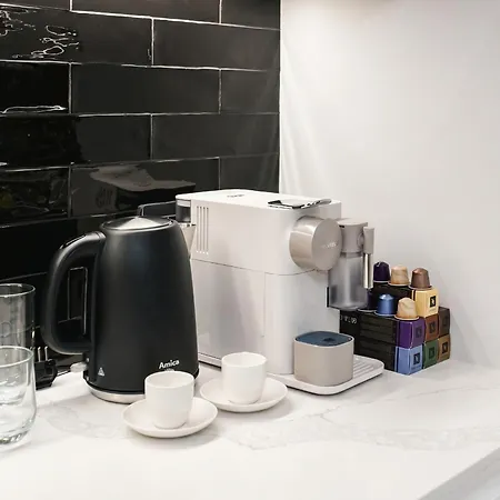 Urban Chic - Luxury 2-bedroom, Mennica *