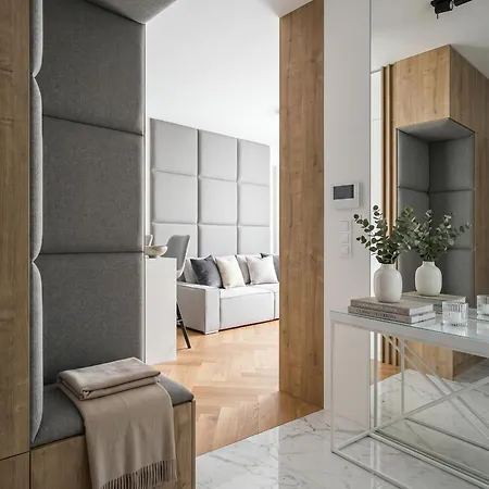 Urban Chic - Luxury 2-bedroom, Mennica Lejlighed Warszawa