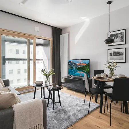 Urban Chic - Luxury 2-bedroom, Mennica