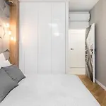 דירה Urban Chic - Luxury 2-bedroom, Mennica ורשה