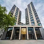 Urban Chic - Luxury 2-bedroom, Mennica ורשה