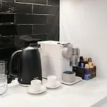 Urban Chic - Luxury 2-bedroom, Mennica *