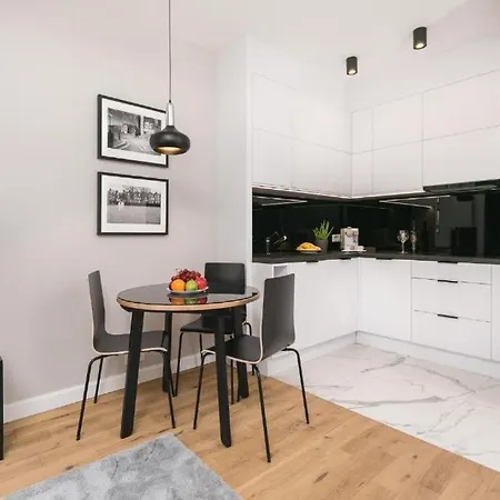 Golden - Two Bedrooms Luxury In The Center - Mennica *