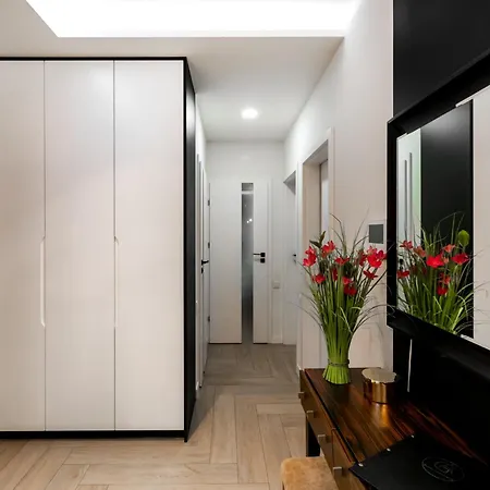 Apartamento Urban Chic - Luxury 2-bedroom, Mennica *
