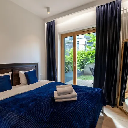 Apartamento Urban Chic - Luxury 2-bedroom, Mennica