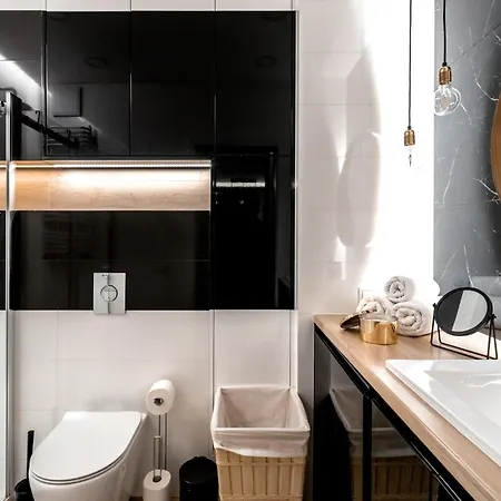 Apartment Golden - Two Bedrooms Luxury In The Center - Mennica *