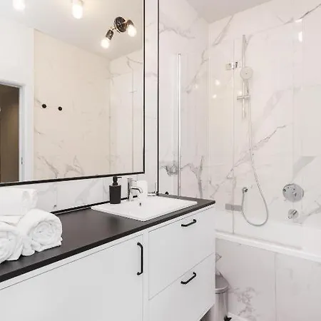 Appartement Urban Chic - Luxury 2-bedroom, Mennica Warschau