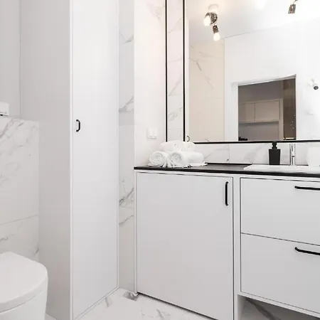 Urban Chic - Luxury 2-bedroom, Mennica * Warszawa