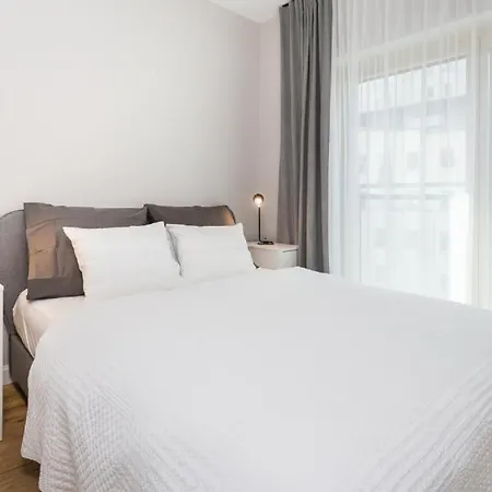 Urban Chic - Luxury 2-bedroom, Mennica * Warschau