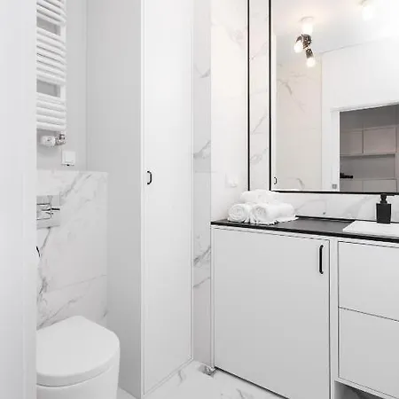 Urban Chic - Luxury 2-bedroom, Mennica Lejlighed *