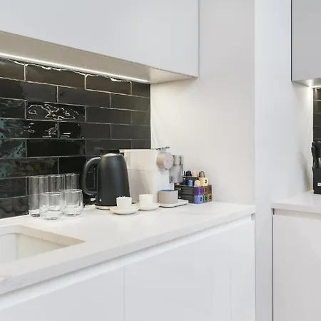 Urban Chic - Luxury 2-bedroom, Mennica Appartement