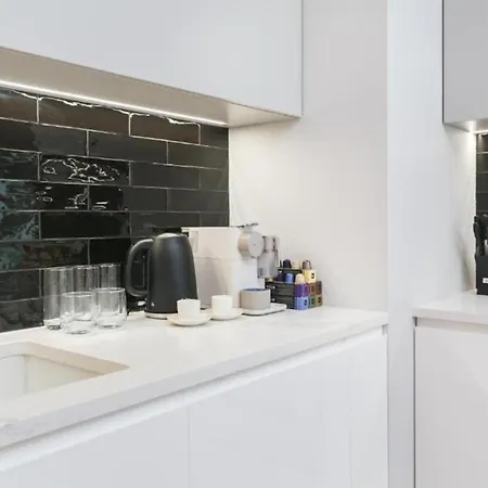 Apartment Urban Chic - Luxury 2-bedroom, Mennica Warschau