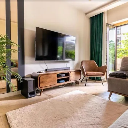 Urban Chic - Luxury 2-bedroom, Mennica Warsaw