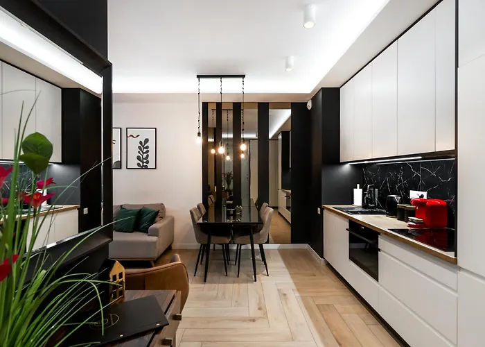 Urban Chic - Luxury 2-bedroom, Mennica