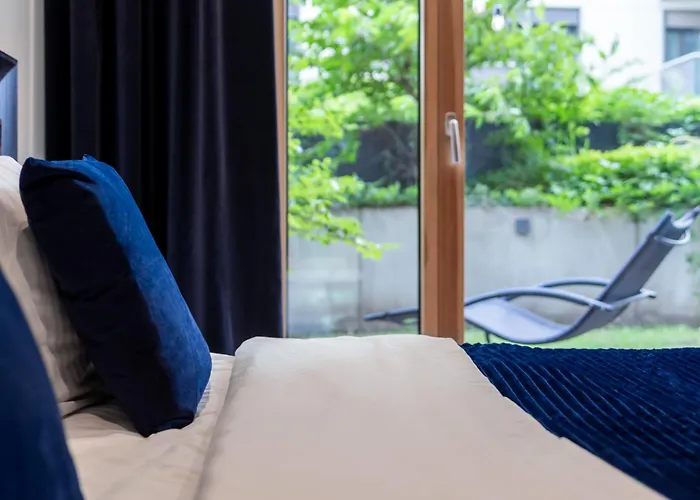 Urban Chic - Luxury 2-bedroom, Mennica Warsaw