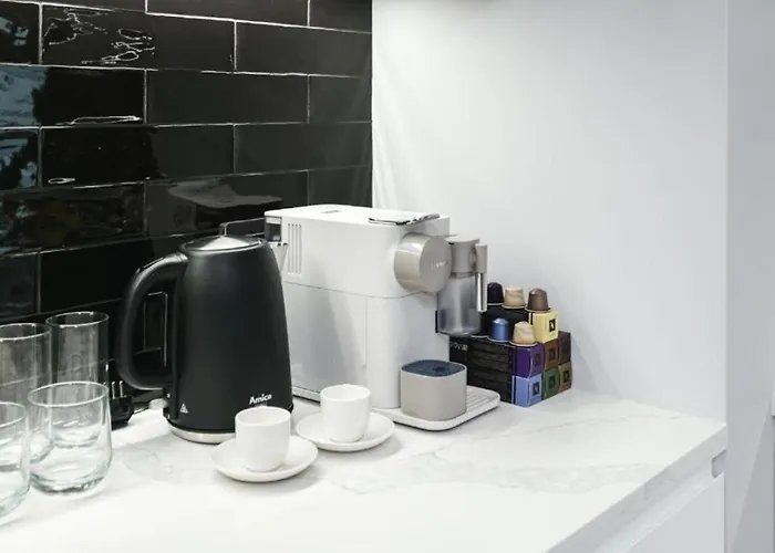 Urban Chic - Luxury 2-bedroom, Mennica Warsaw