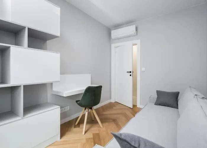 Urban Chic - Luxury 2-bedroom, Mennica * Warsaw