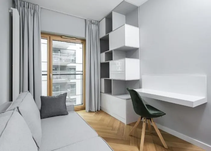 Urban Chic - Luxury 2-bedroom, Mennica