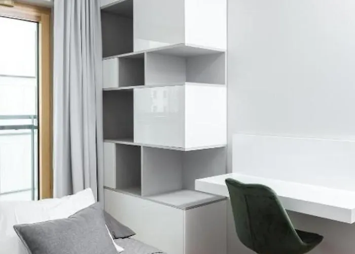 Urban Chic - Luxury 2-bedroom, Mennica * Warsaw