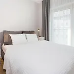 Urban Chic - Luxury 2-bedroom, Mennica Warszawa