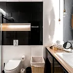 Apartamento Urban Chic - Luxury 2-bedroom, Mennica *