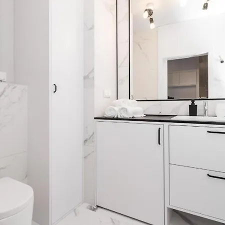 Urban Chic - Luxury 2-bedroom, Mennica Warszawa