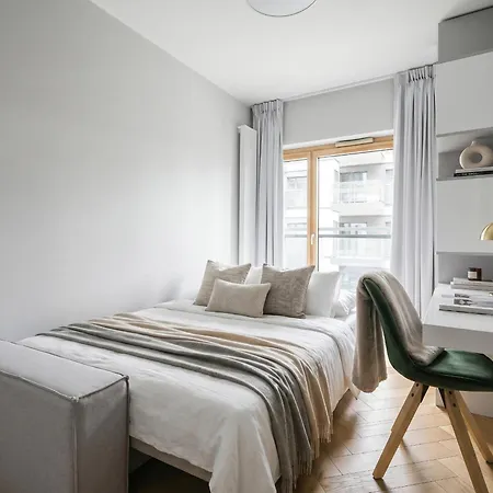 Urban Chic - Luxury 2-bedroom, Mennica Lejlighed Warszawa