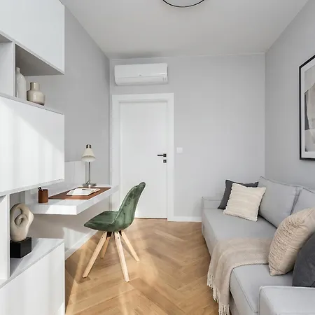 Urban Chic - Luxury 2-bedroom, Mennica * Warszawa