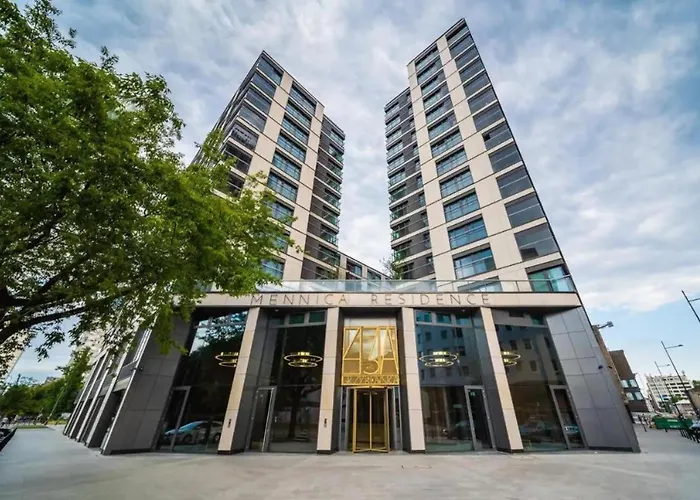 Urban Chic - Luxury 2-bedroom, Mennica Apartman