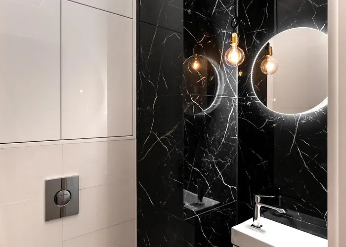 Urban Chic - Luxury 2-bedroom, Mennica *