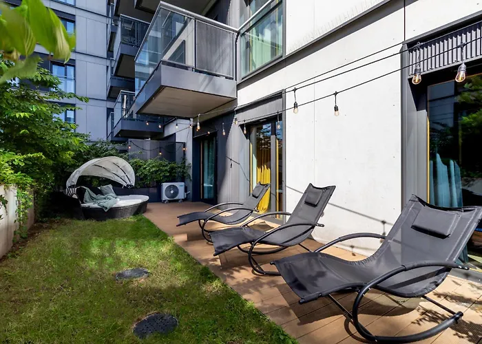 Urban Chic - Luxury 2-bedroom, Mennica *