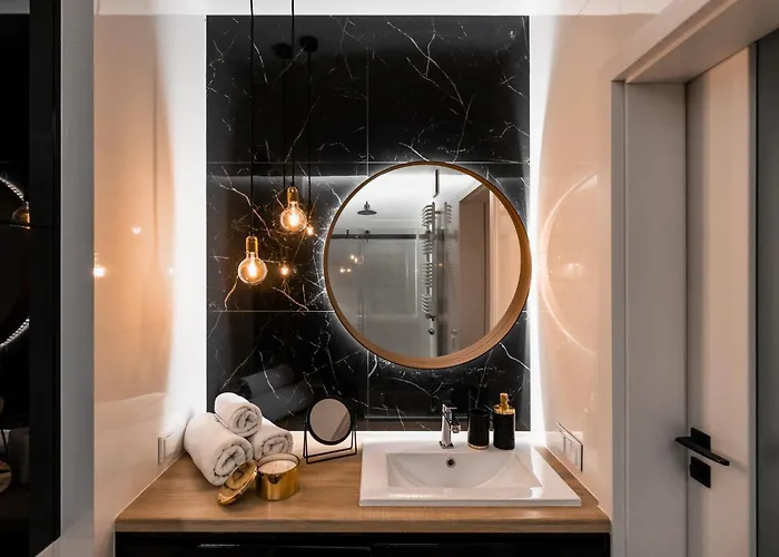 Apartman Urban Chic - Luxury 2-bedroom, Mennica Varsó