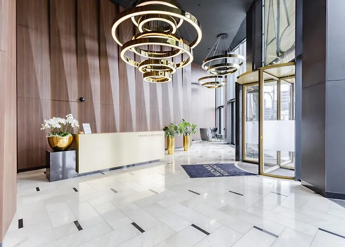 Urban Chic - Luxury 2-bedroom, Mennica Apartman Varsó