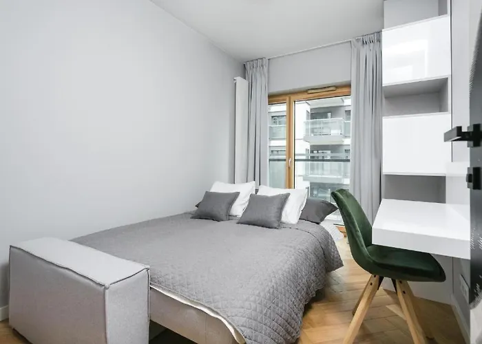 Apartman Urban Chic - Luxury 2-bedroom, Mennica