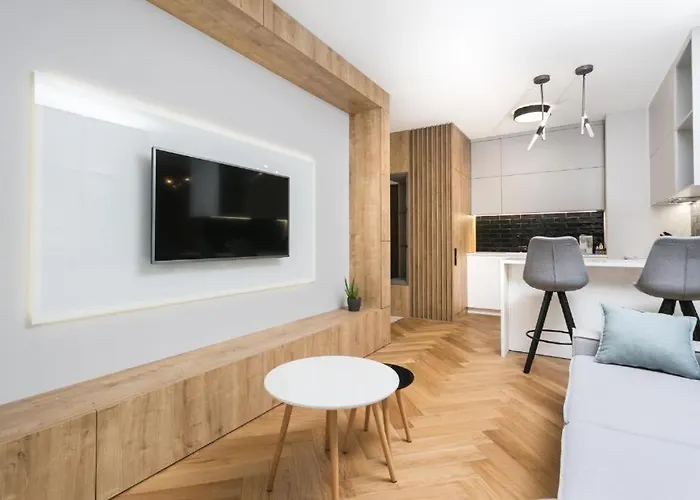 Urban Chic - Luxury 2-bedroom, Mennica * Varsó